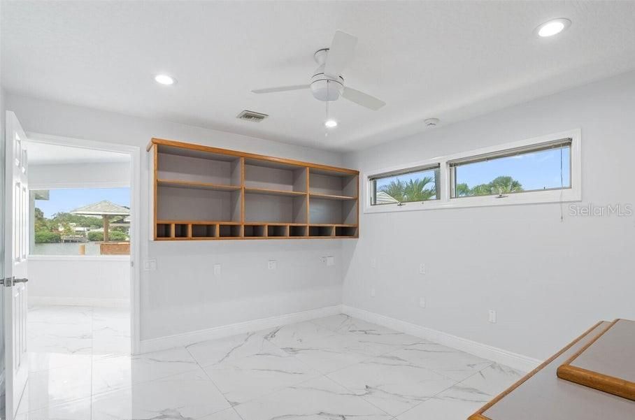 Empty room, Interior, Marble, Recessed Lighting