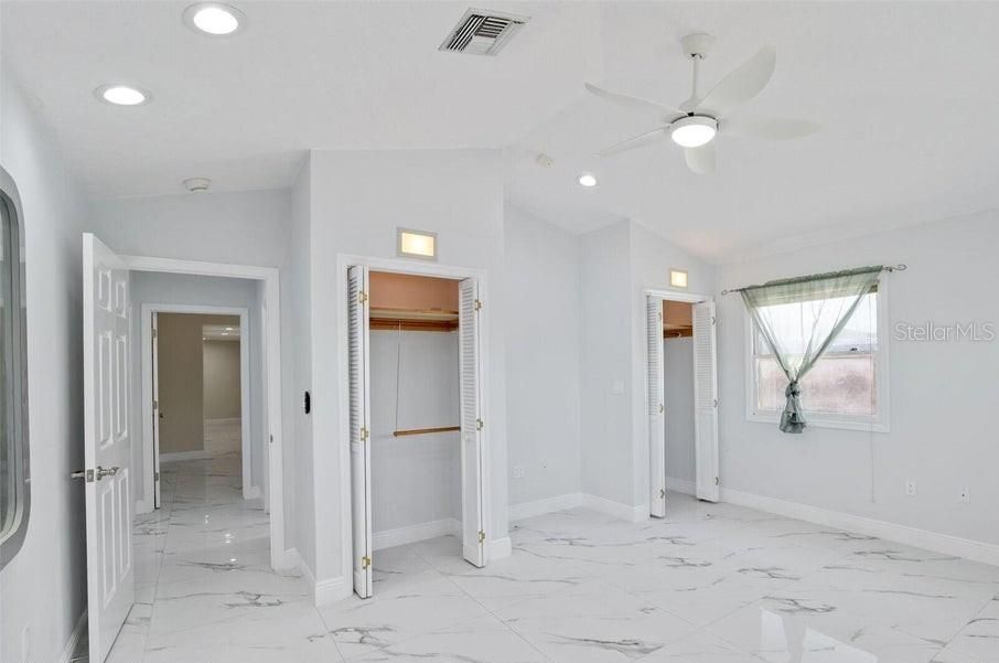 Empty room, Interior, Marble, Recessed Lighting