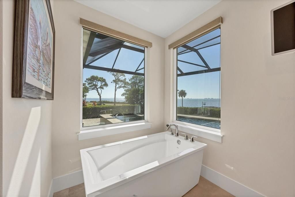 Bathroom, Free Standing Baths, Interior, Water