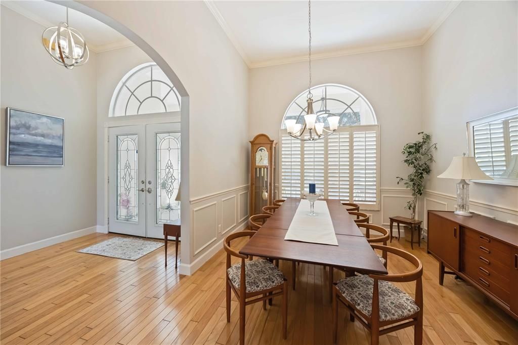 Chandelier, Dining room, Interior, Pendant Lights, Wood Texture Flooring