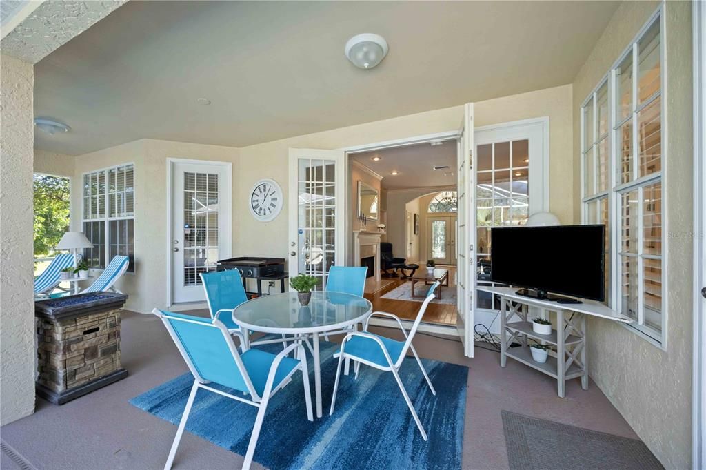 Dining room, Interior, Recessed Lighting