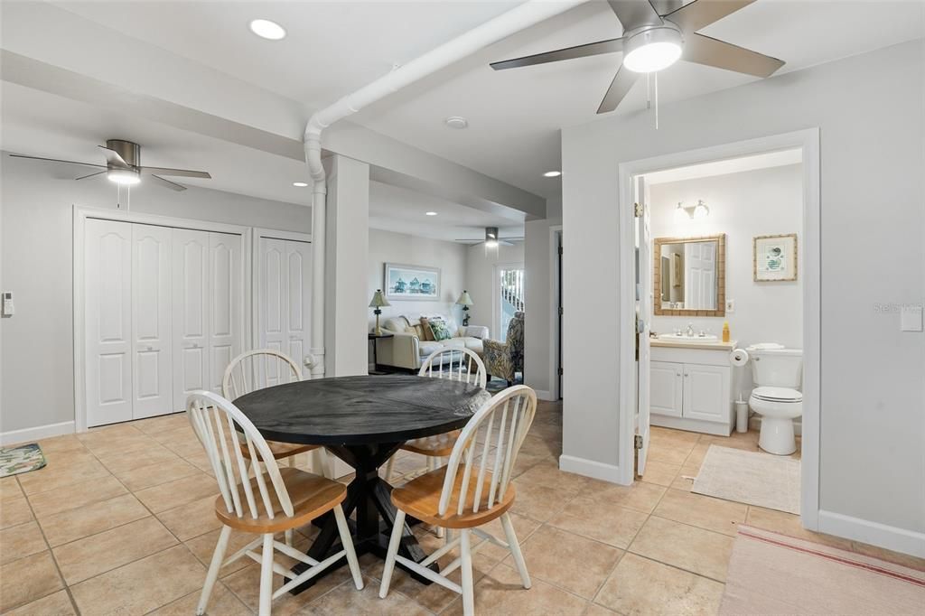 Bathroom, Dining room, Interior, Recessed Lighting