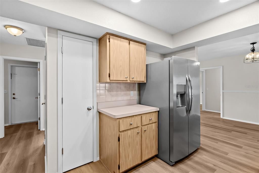 Interior, Kitchen, Pendant Lights, Recessed Lighting, Wood Texture Flooring