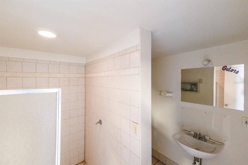 Bathroom, Interior, Recessed Lighting