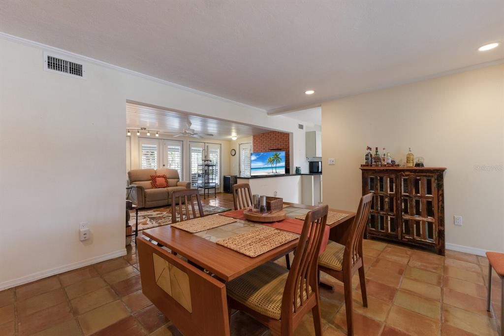 Dining room, Interior, Living room, Recessed Lighting