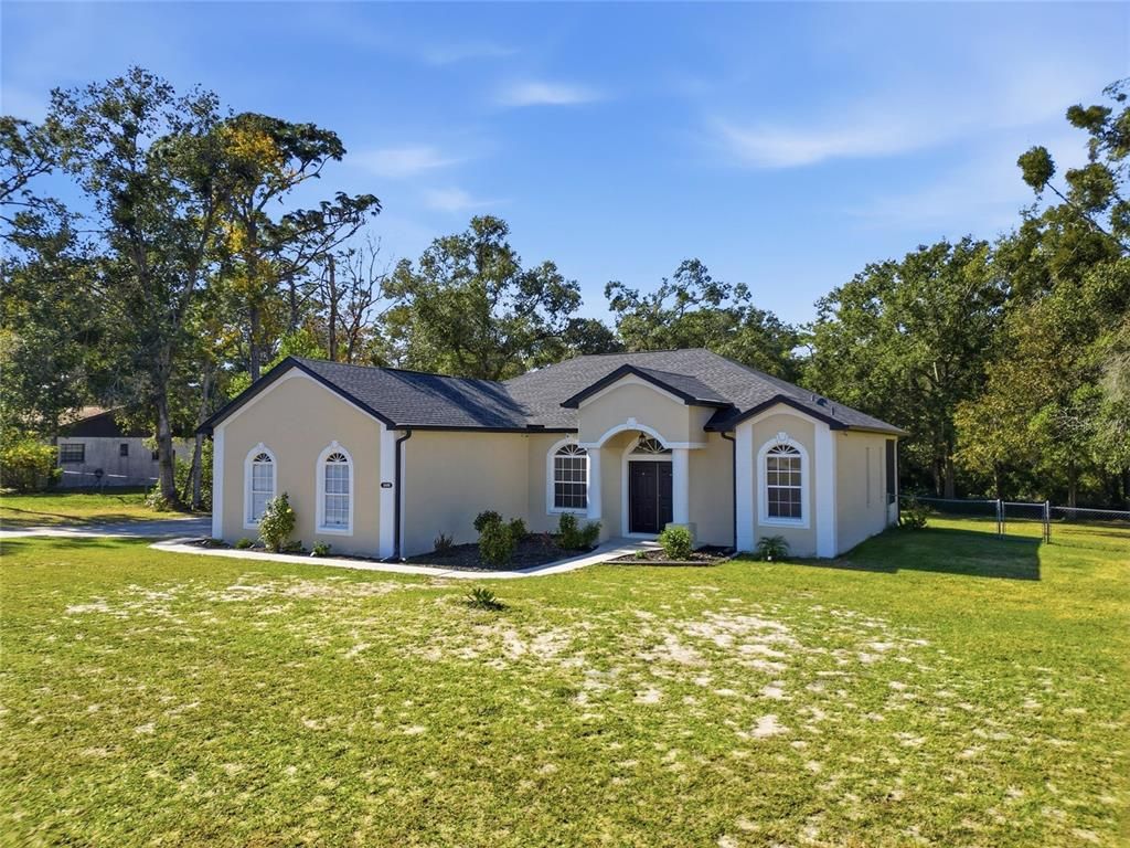 Backyard, Exterior, Facade, Ranch