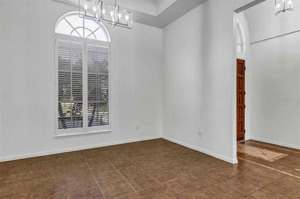 Empty room, Interior, Pendant Lights