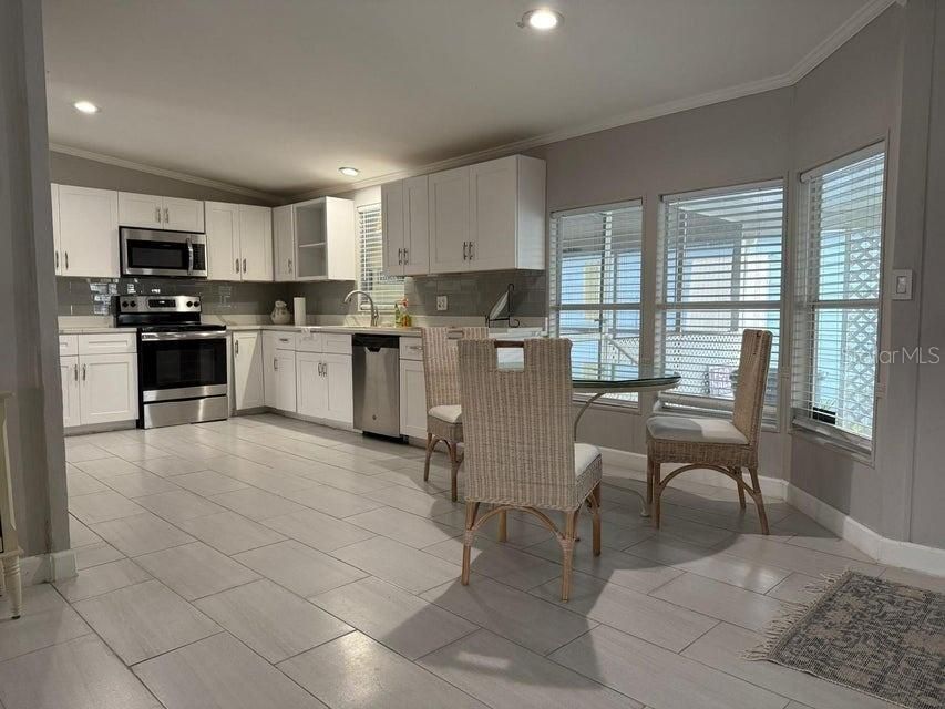 Dining room, Interior, Kitchen, Recessed Lighting, Stainless Steel Appliances