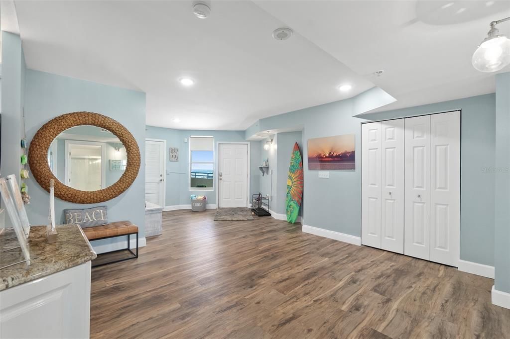 Interior, Recessed Lighting, Wood Texture Flooring