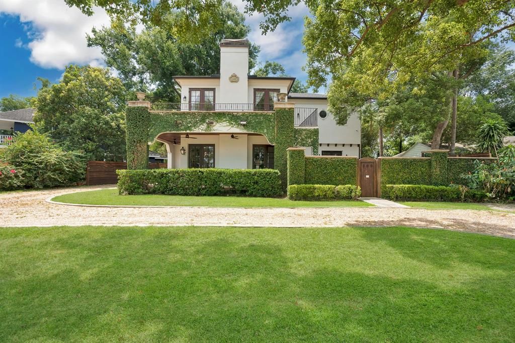 Backyard, Exterior, Facade, Spanish Mediterranean