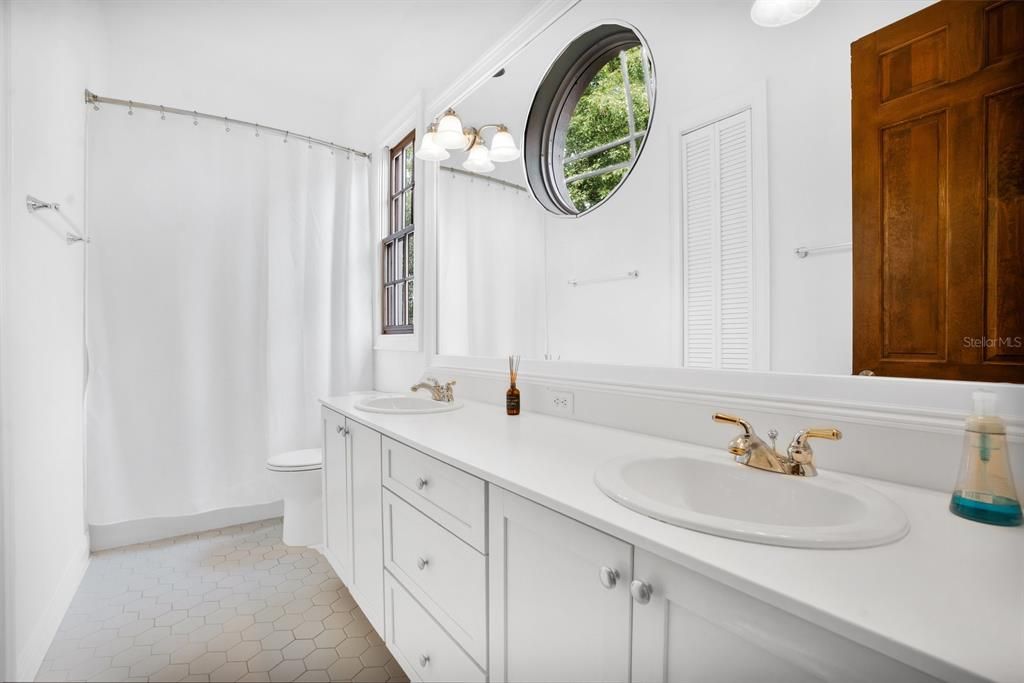 Bathroom, Dual Sink Vanities, Interior