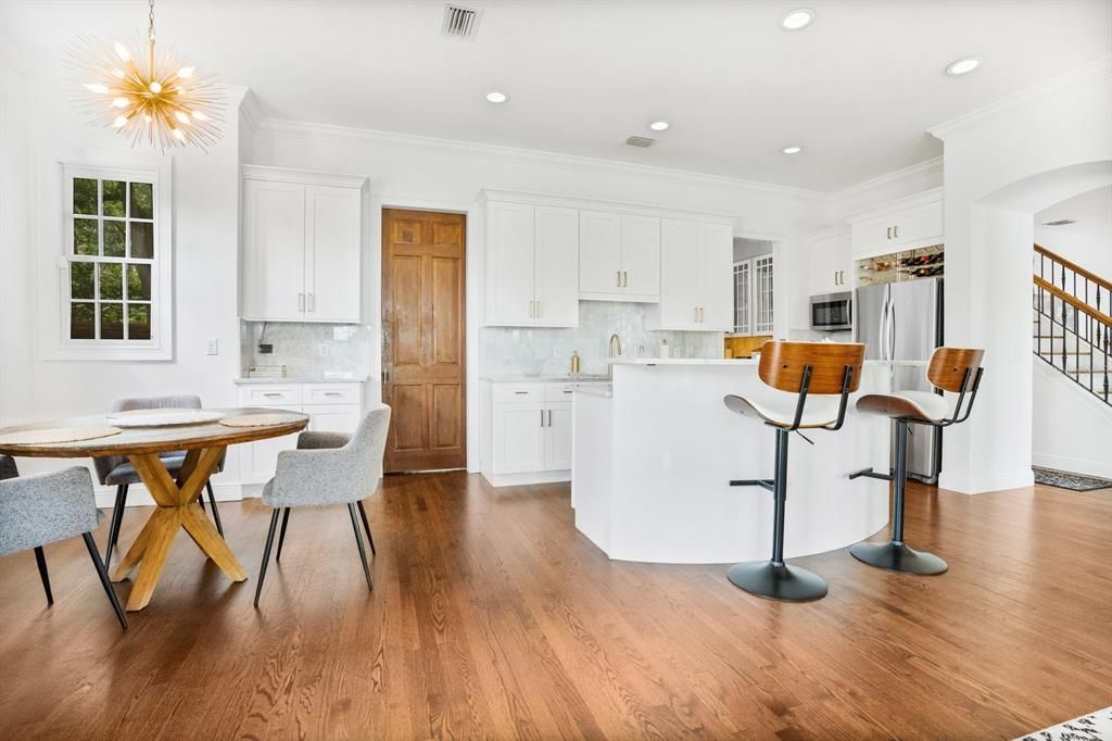Dining room, Interior, Kitchen, Pendant Lights, Recessed Lighting, Wood Texture Flooring
