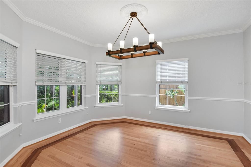 Chandelier, Empty room, Interior, Wood Texture Flooring