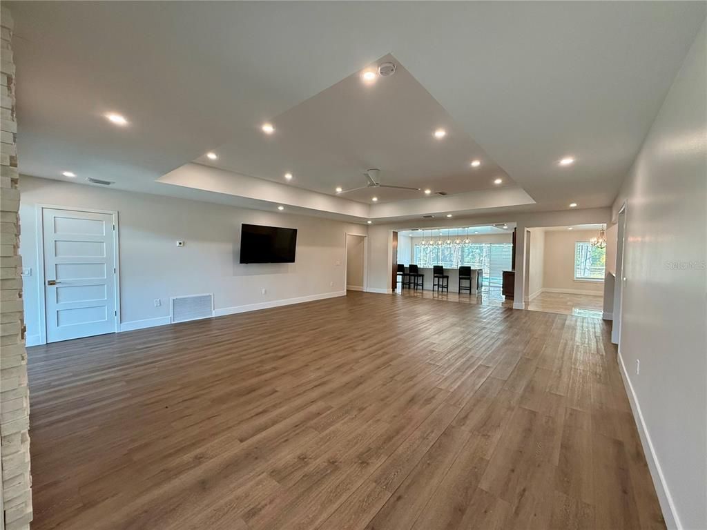 Empty room, Interior, Recessed Lighting, Wood Texture Flooring