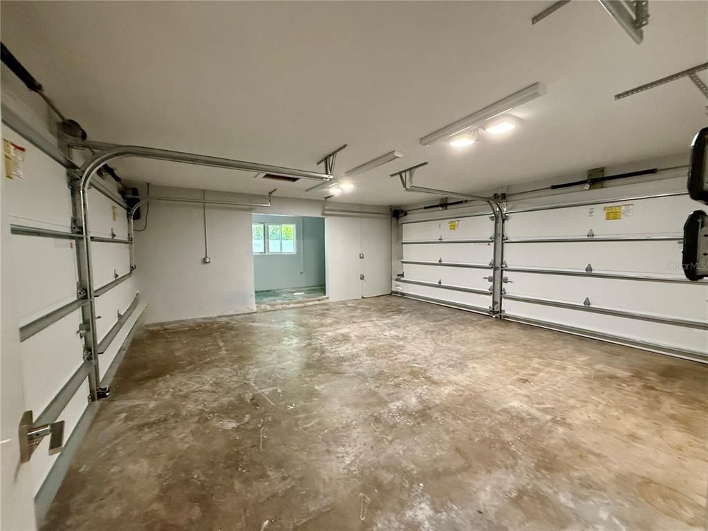 Garage, Interior