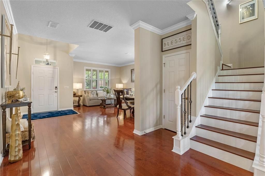 Interior, Pendant Lights, Wood Texture Flooring