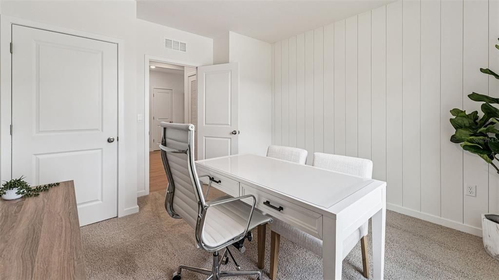 Home Office, Interior