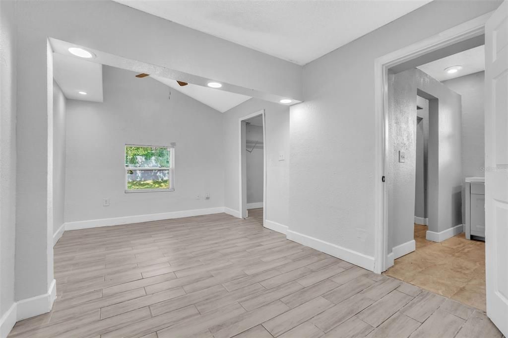 Empty room, Interior, Recessed Lighting, Wood Texture Flooring