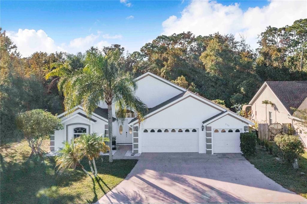 Attached, Exterior, Facade, Mediterranean