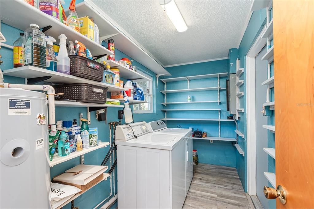 Interior, Washer, Wood Texture Flooring