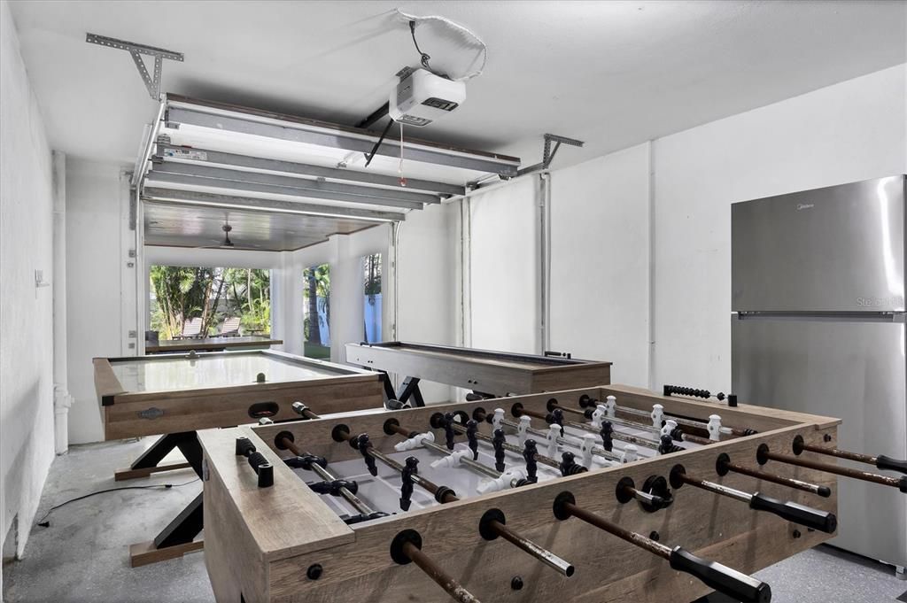 Billiard Table, Game Room, Interior