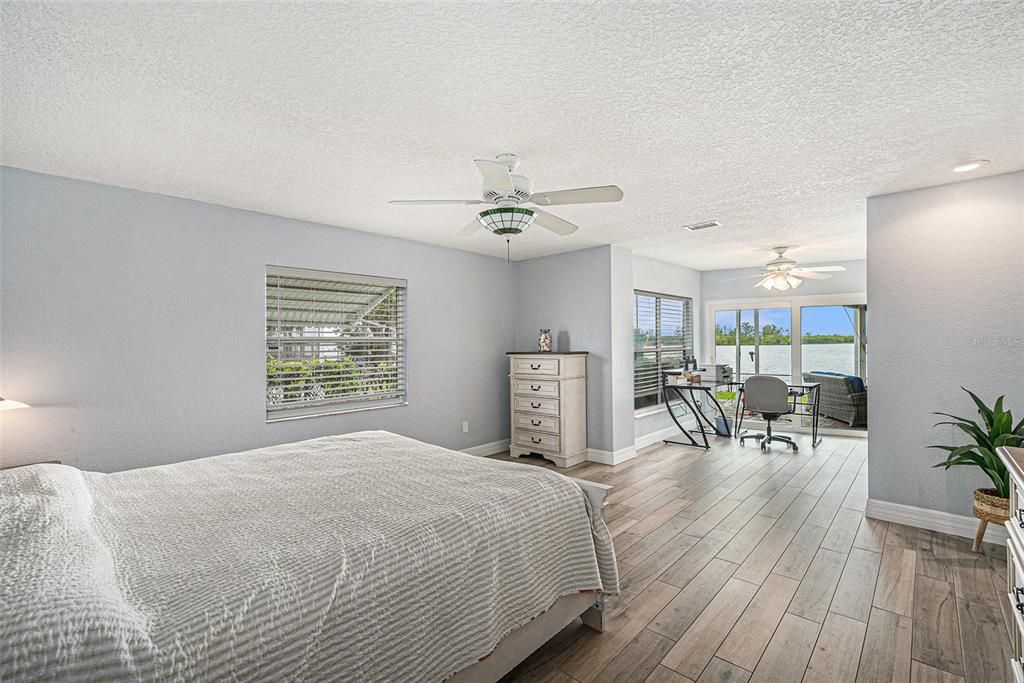 Bedroom, Interior, Recessed Lighting, Water, Wood Texture Flooring