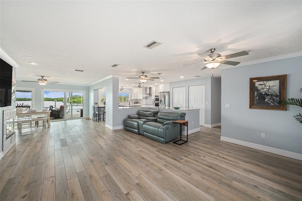 Dining room, Interior, Kitchen, Recessed Lighting, Wood Texture Flooring