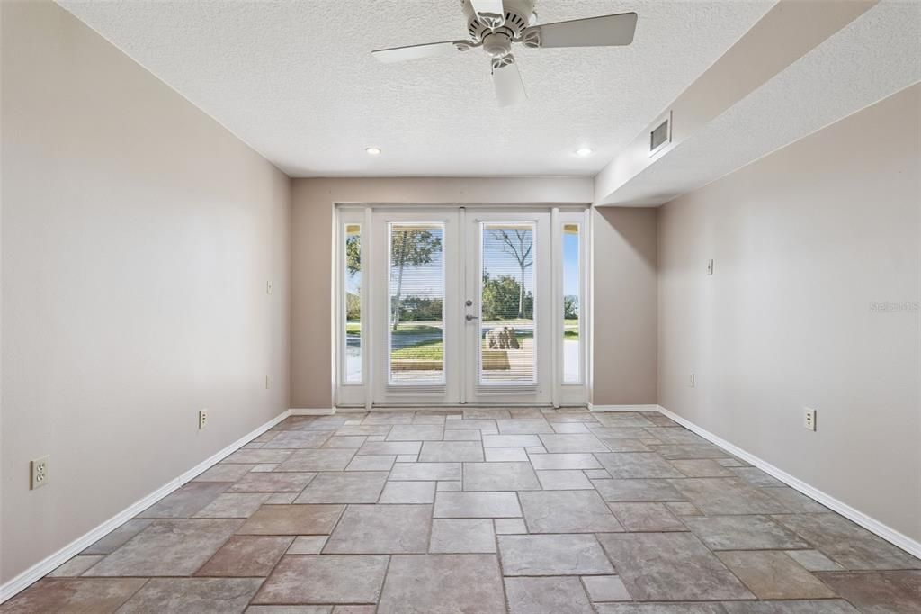 Empty room, Interior, Recessed Lighting