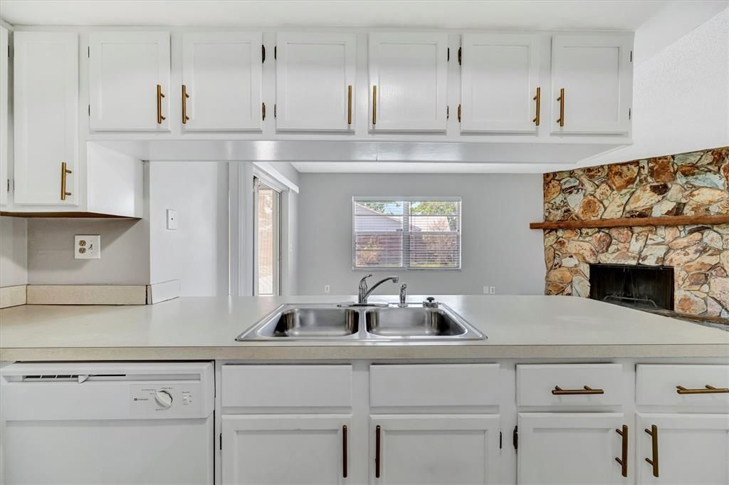 Fireplace, Interior, Kitchen