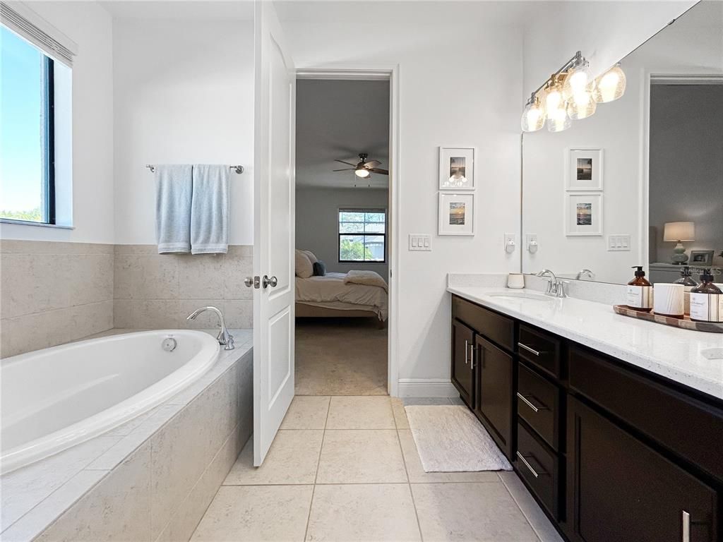 Bathroom, Dual Sink Vanities, Interior