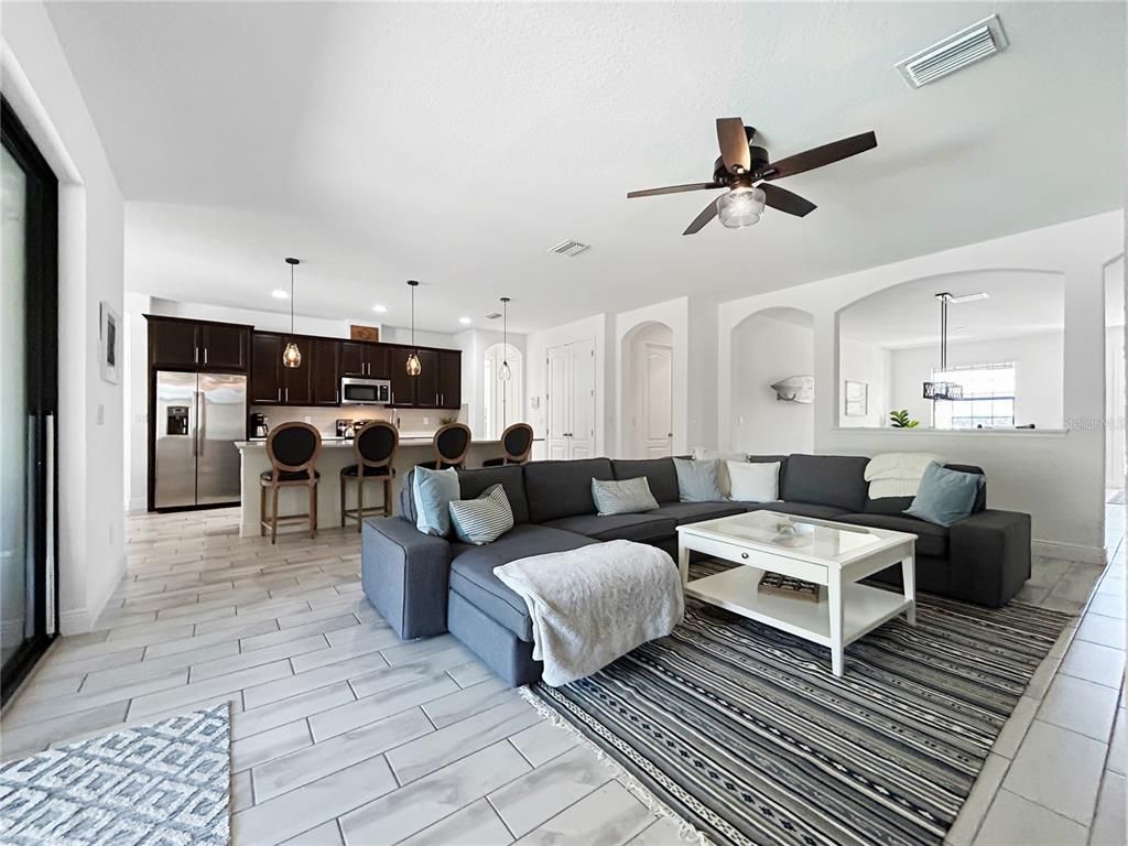 Interior, Kitchen, Living room, Pendant Lights, Recessed Lighting, Stainless Steel Appliances