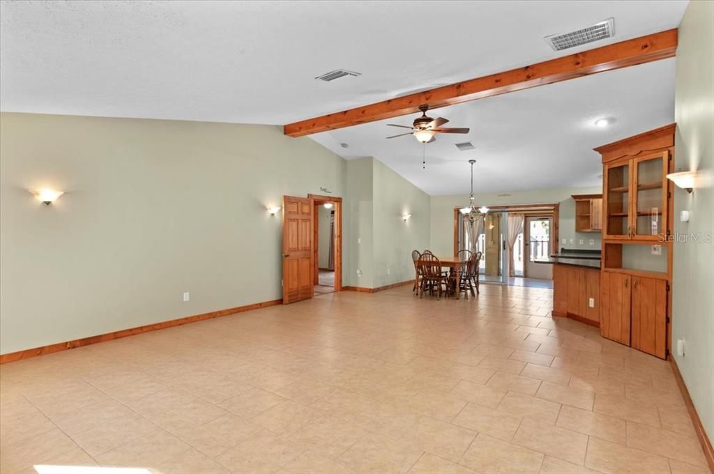 Chandelier, Dining room, Interior, Pendant Lights, Recessed Lighting, Wooden Beams