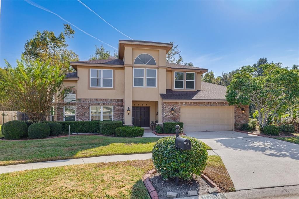 Attached, Exterior, Facade, Brick Facade, Split Level