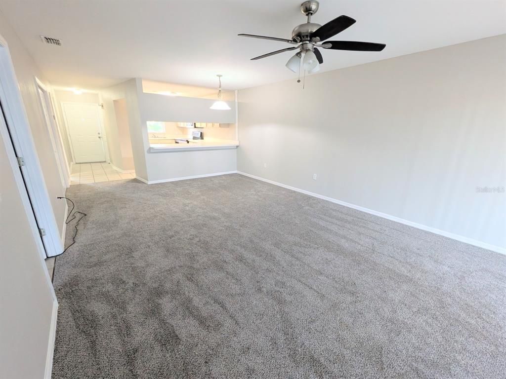 Empty room, Interior, Pendant Lights