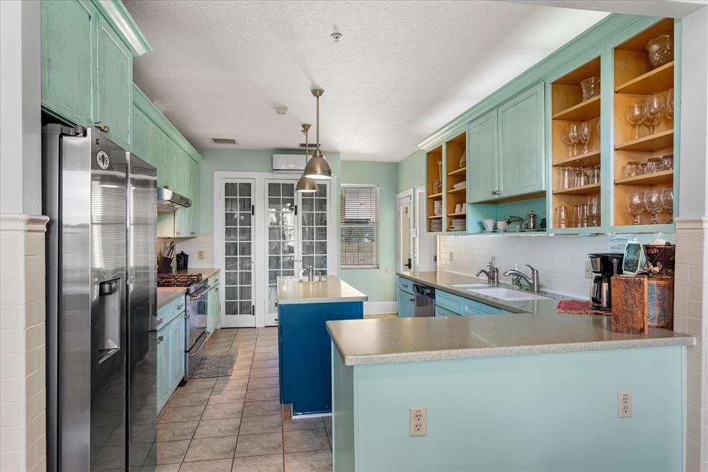 Interior, Kitchen, Pendant Lights, Stainless Steel Appliances
