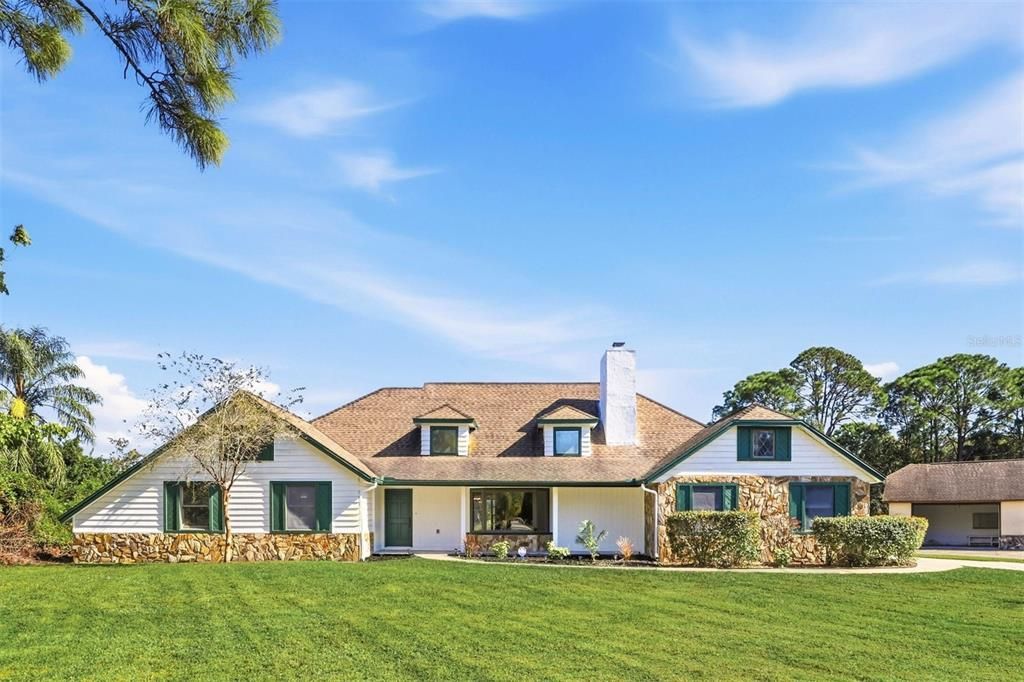 Backyard, Exterior, Facade, Ranch