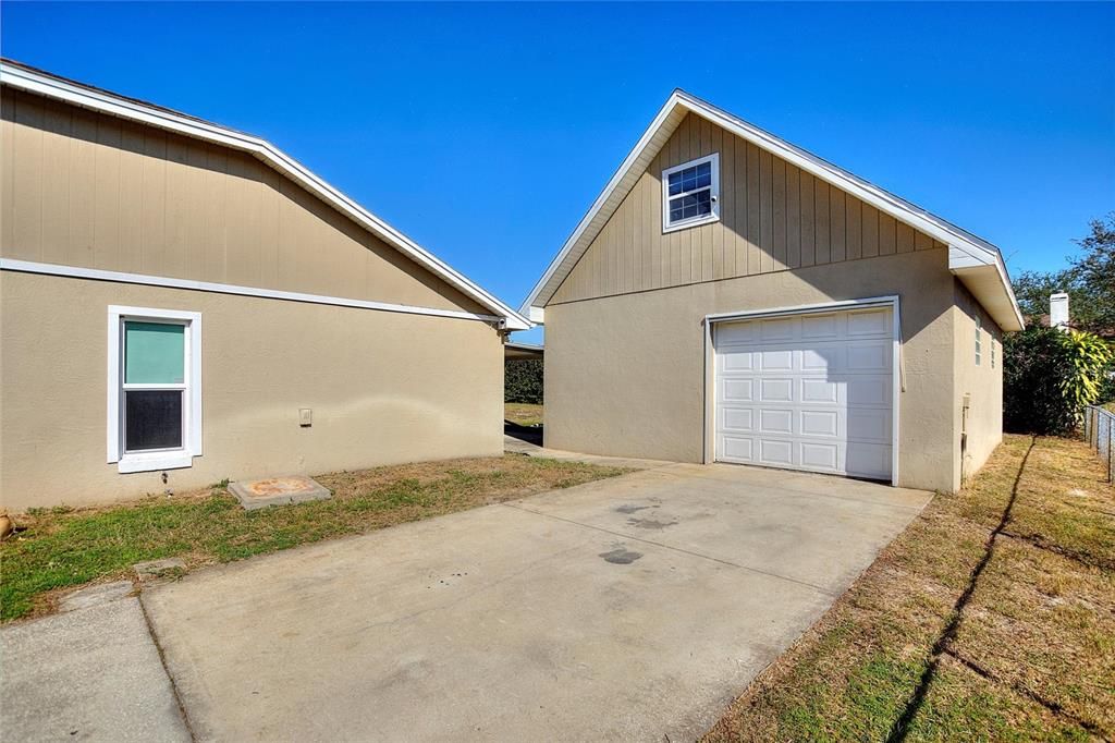Detached Garage, Exterior