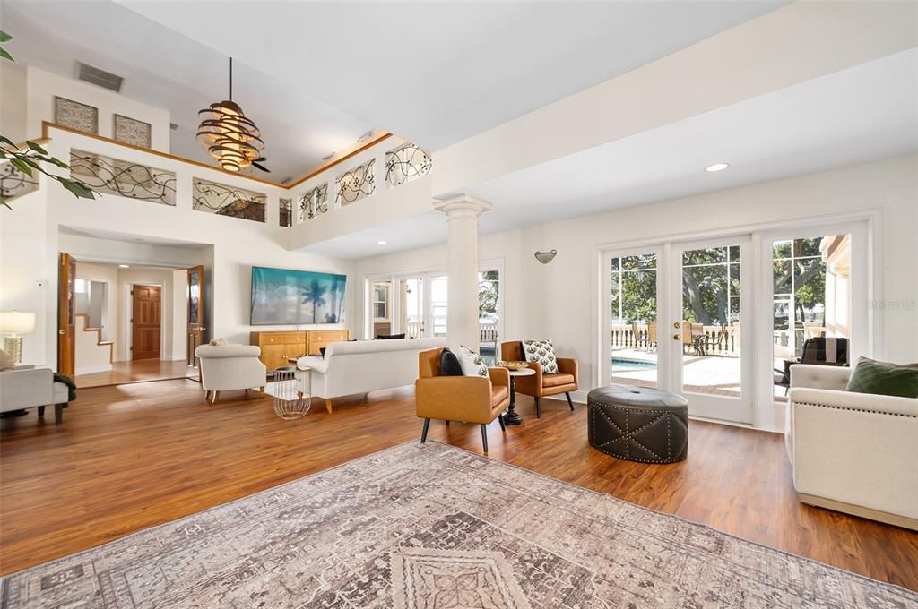 Interior, Living room, Pendant Lights, Recessed Lighting, Wood Texture Flooring
