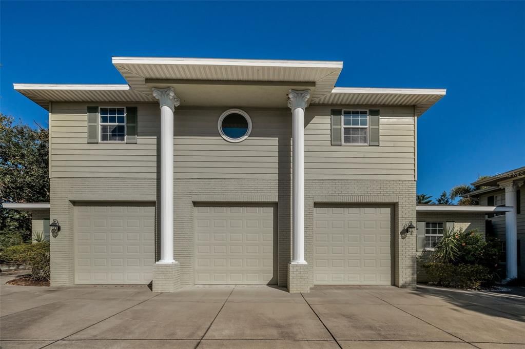 Attached, Exterior, Facade, Brick Traditional