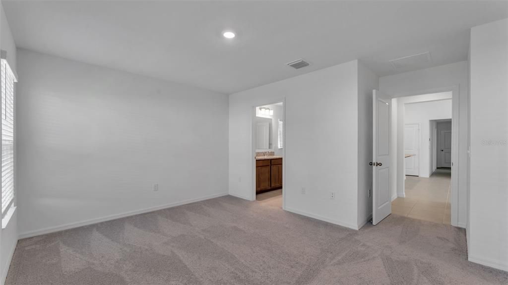 Bathroom, Empty room, Interior, Recessed Lighting