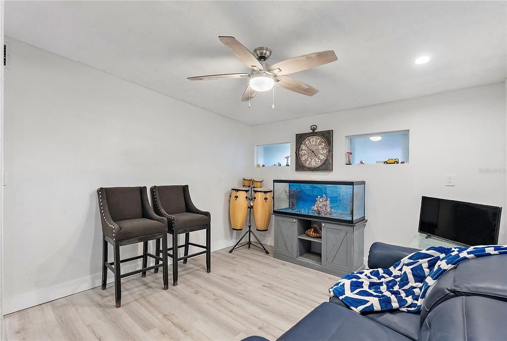 Interior, Recessed Lighting, Wood Texture Flooring