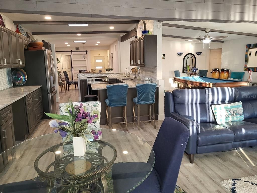 Dining room, Interior, Kitchen, Pendant Lights, Recessed Lighting, Wood Texture Flooring