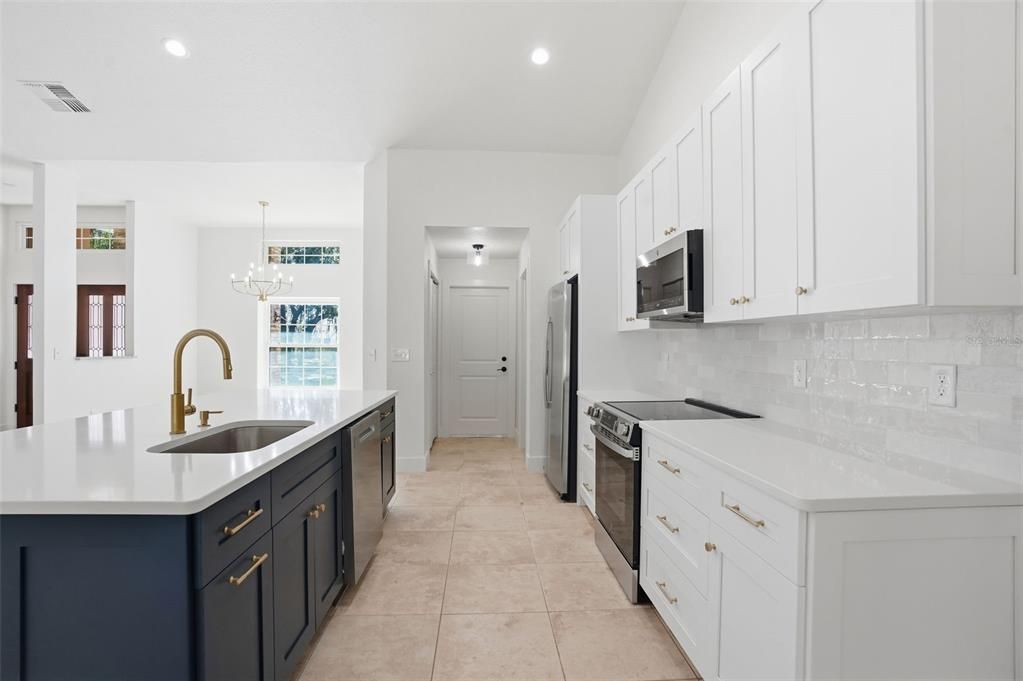 Chandelier, Interior, Kitchen, Recessed Lighting, Stainless Steel Appliances