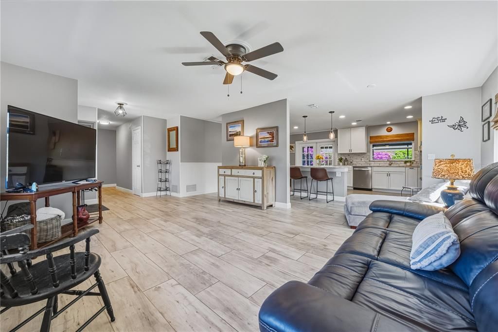 Interior, Kitchen, Living room, Pendant Lights, Recessed Lighting, Stainless Steel Appliances, Wood Texture Flooring