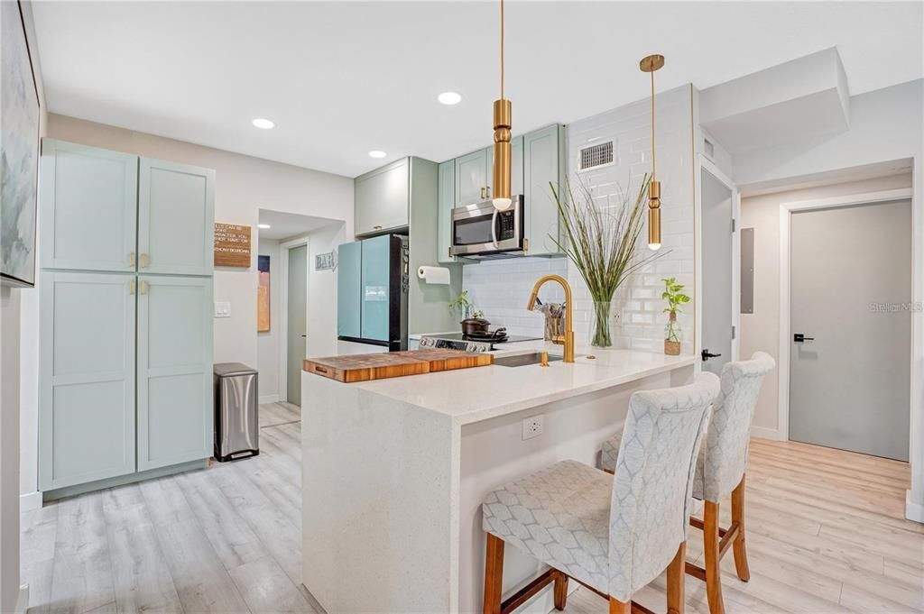 Interior, Kitchen, Pendant Lights, Recessed Lighting, Wood Texture Flooring