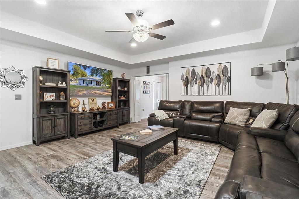 Interior, Living room, Recessed Lighting, Wood Texture Flooring