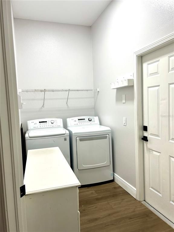 Interior, Utility Closets, Washer, Wood Texture Flooring