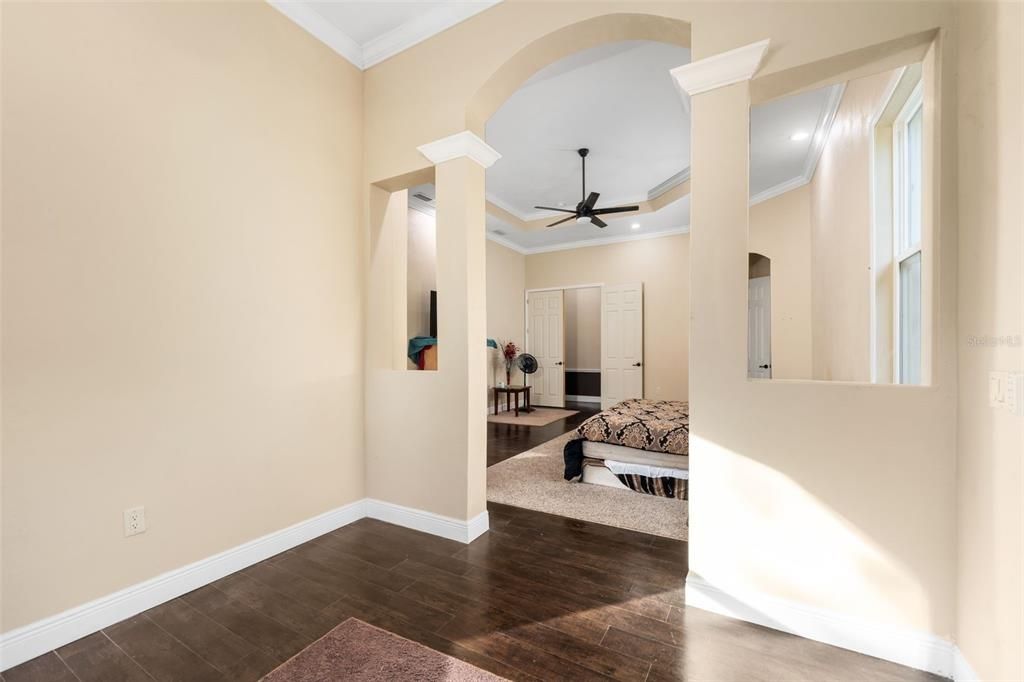 Interior, Recessed Lighting, Wood Texture Flooring