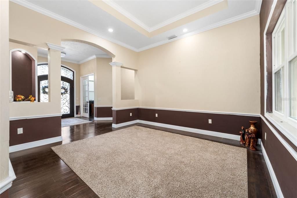 Empty room, Interior, Recessed Lighting, Wood Texture Flooring