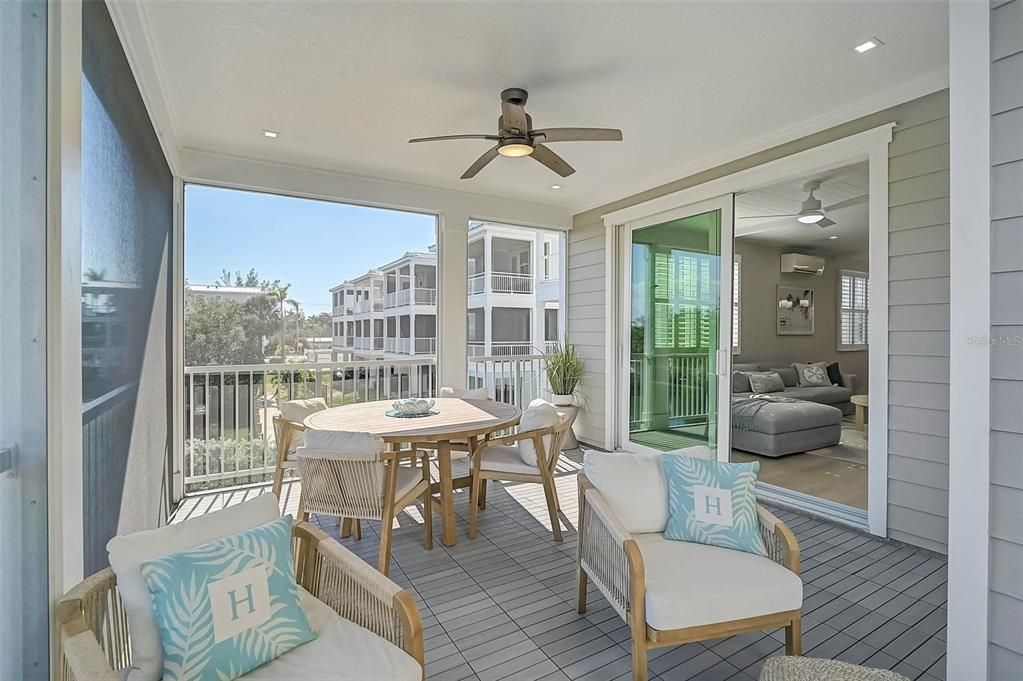 Dining room, Interior, Recessed Lighting